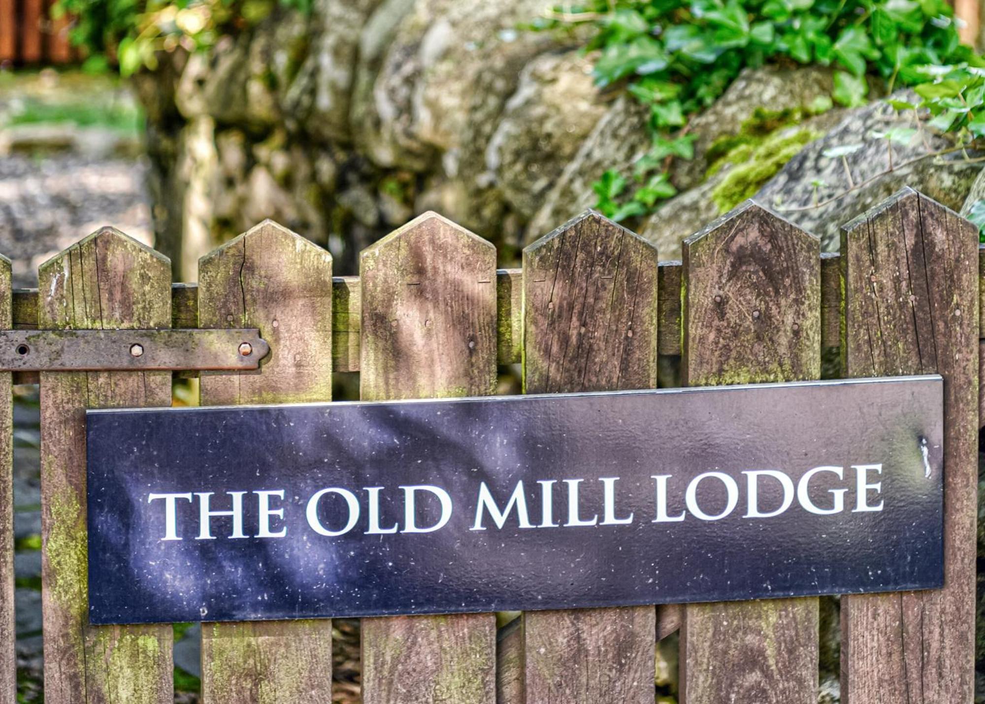 Glen Clova Lodges Inchmill Exterior photo