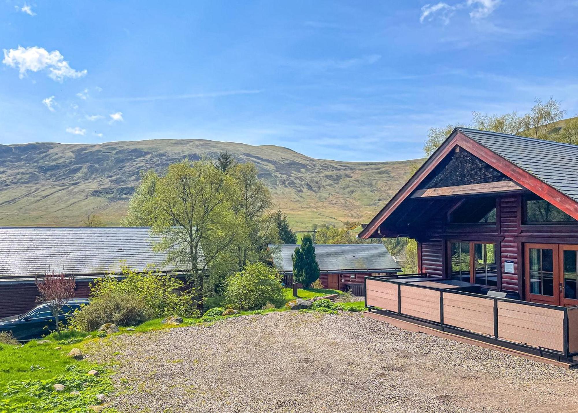 Glen Clova Lodges Inchmill Exterior photo