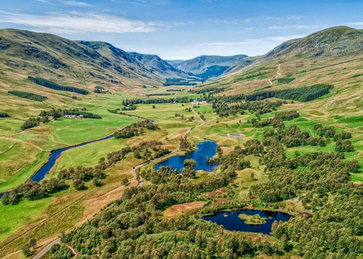 Glen Clova Lodges Inchmill Exterior photo