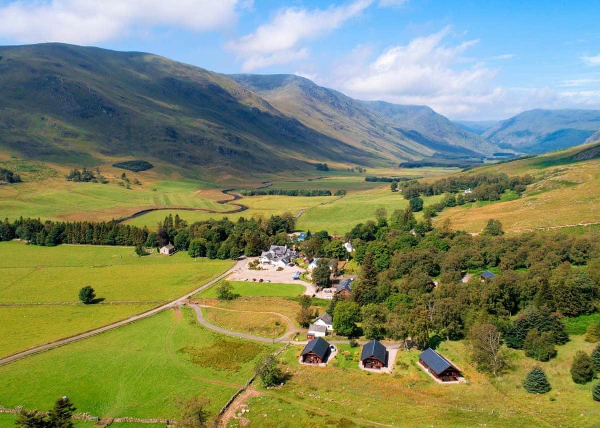 Glen Clova Lodges Inchmill Exterior photo